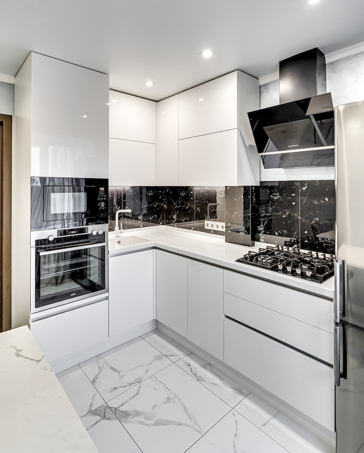 Белый кухонный гарнитур-Угловая кухня глянец «Модель 770»-фото1