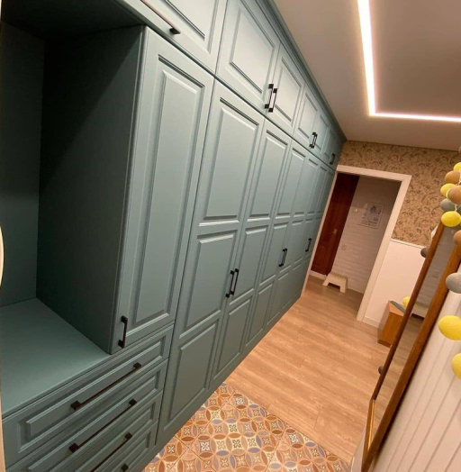 Встроенные распашные шкафы-Встраиваемый распашной шкаф в прихожую «Модель 42»-фото5